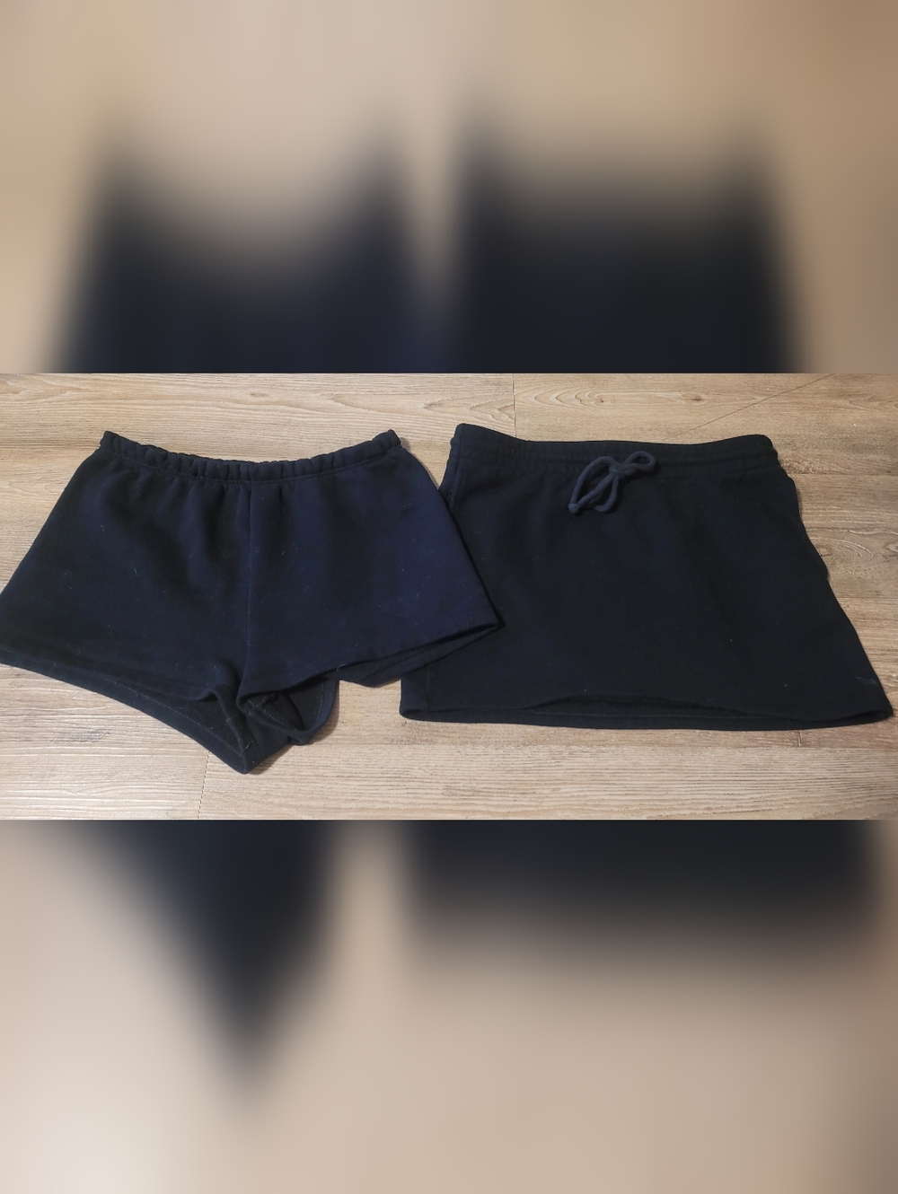Bundle of 2 Aritzia TNA Black Women's Cozy Fleece Shorts  and Skirt sz Large